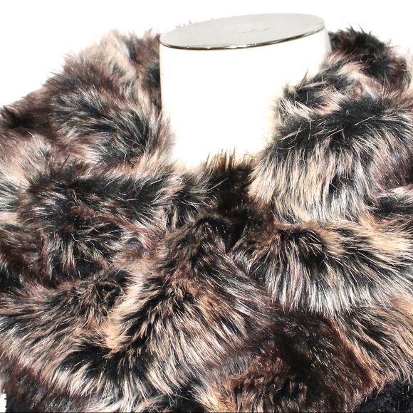 CLEARANCE⬇️NWOT—Italian FauxFur Muffler—PRICE FIRM - Picture 3 of 6