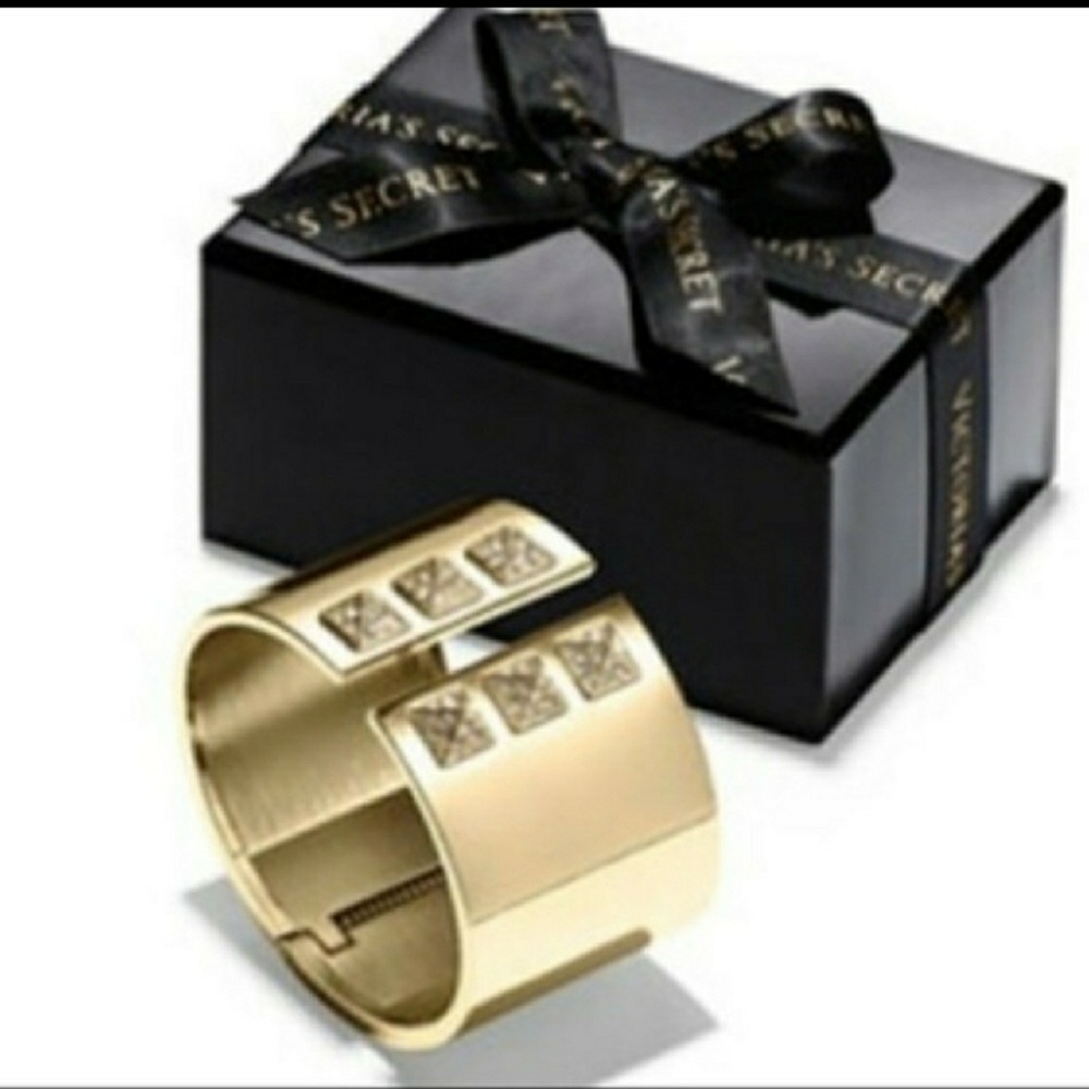 💋VS LIMITED EDITION ⭐️NEW & VINTAGE⭐️ SCANDALOUS CUFF BRACELET💋