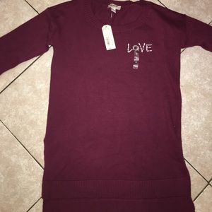 Long sleeves burgundy shirt that says love