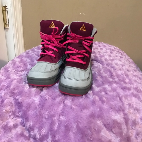 Boots - Picture 3 of 5