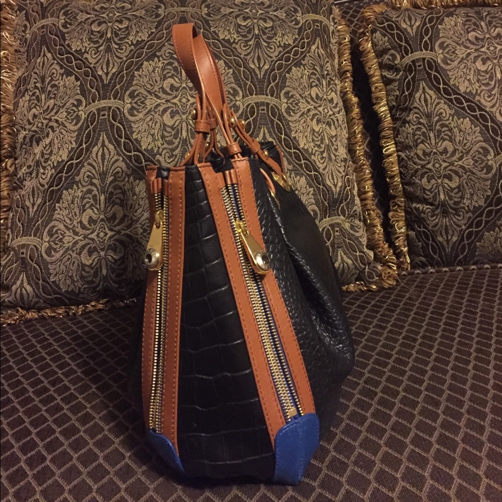 Henri Bendel handbag large - Picture 2 of 5