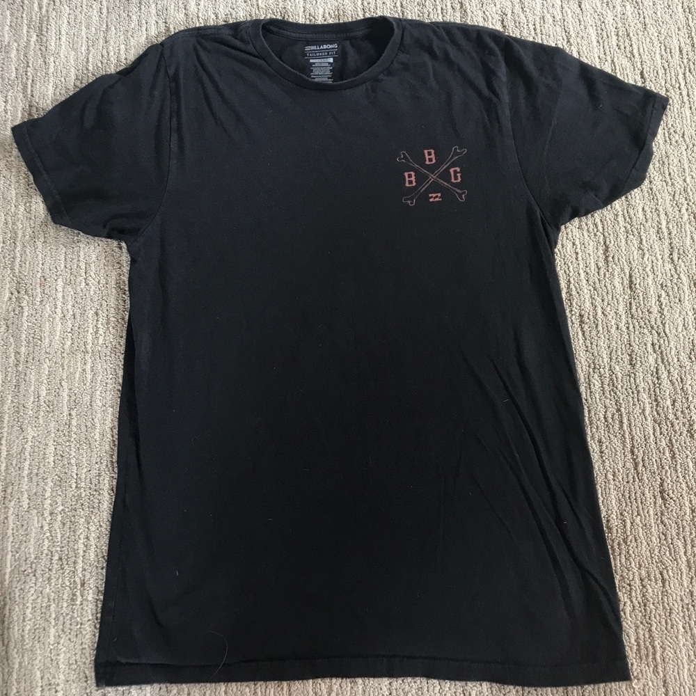 Billabong tee.