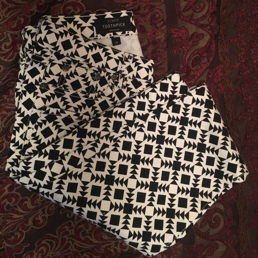 NWOT pattern pants.