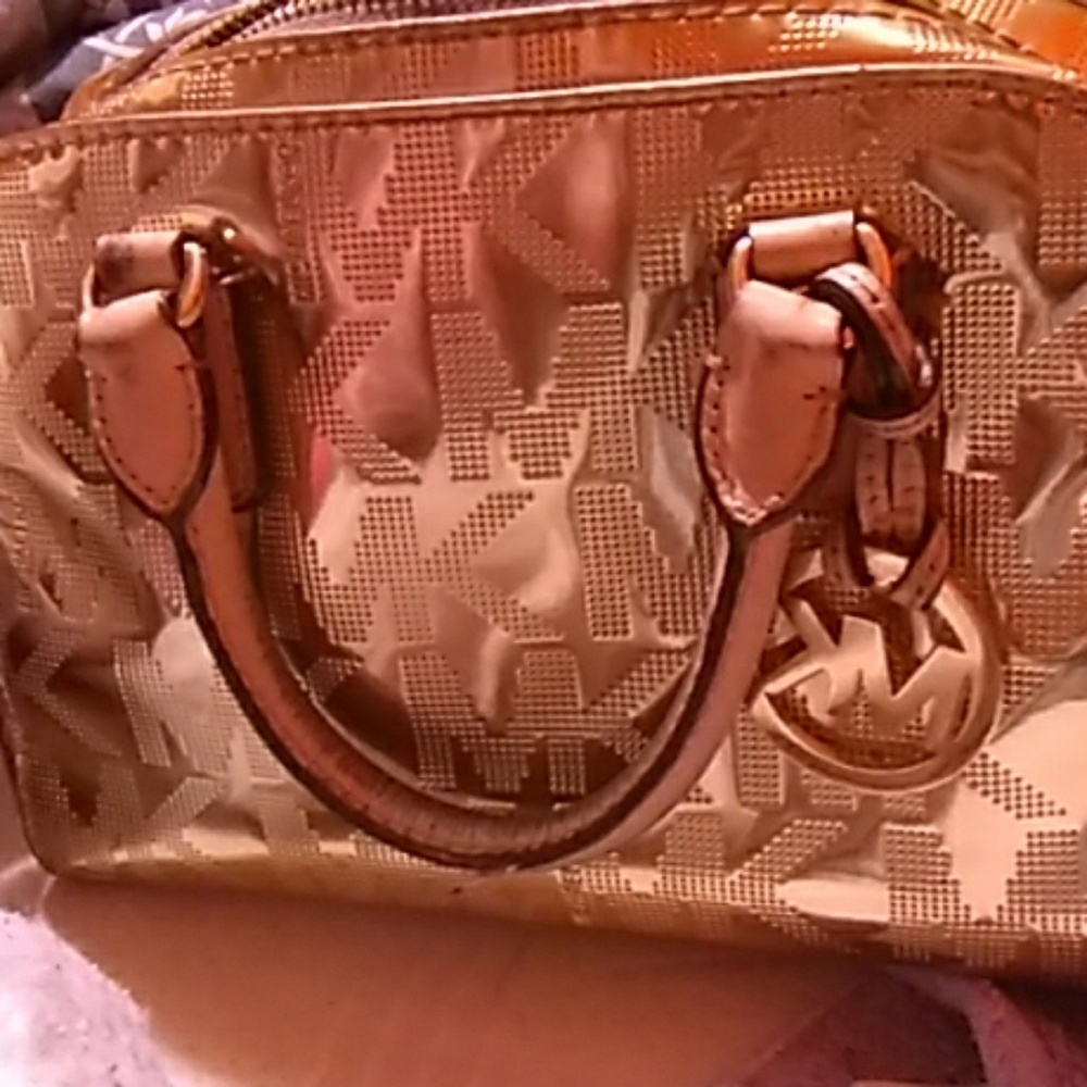Michael kors handbag (gold)