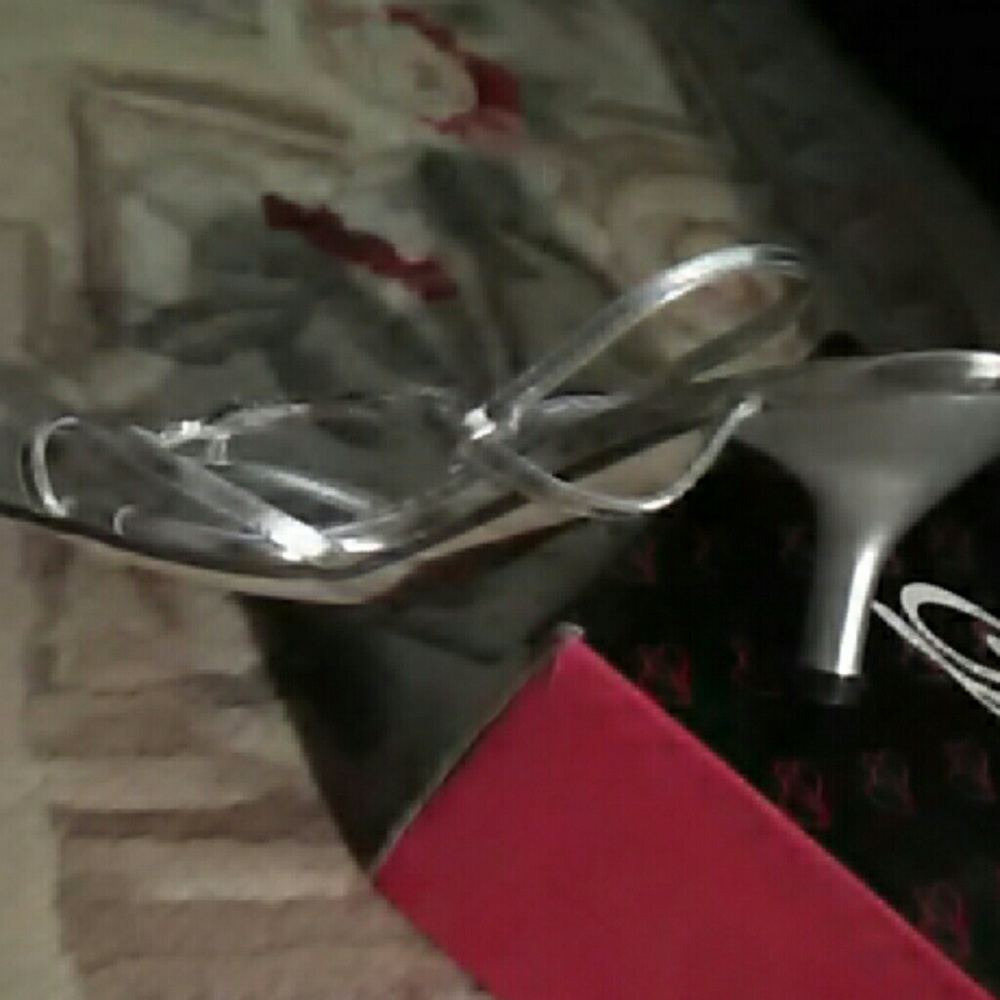 Shoes - Picture 3 of 7