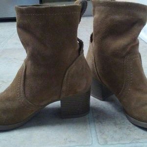 Suede boots