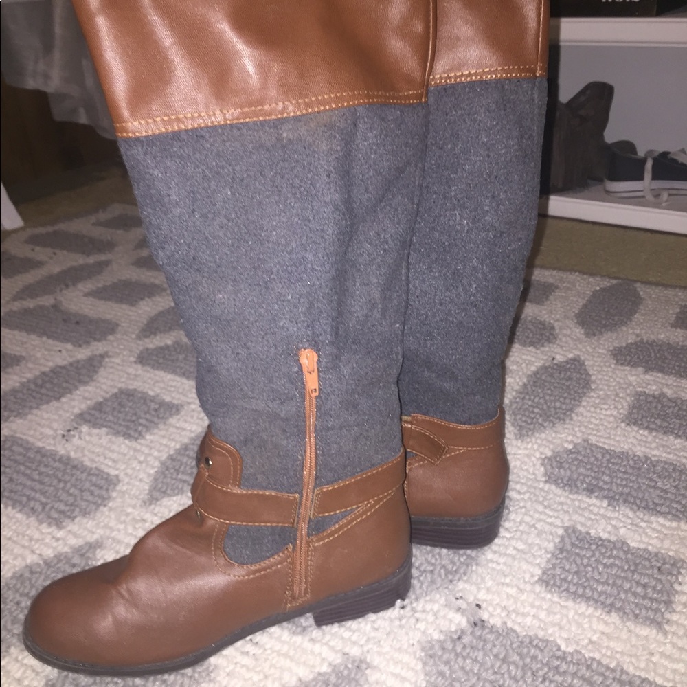 Boots - Picture 2 of 3