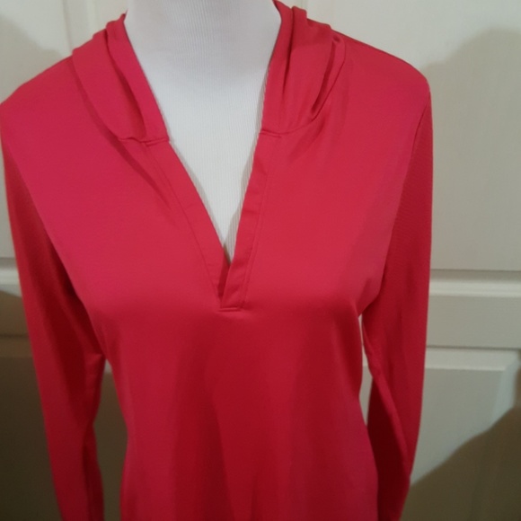 Hooded Performance Shirt. Size Medium. - Picture 2 of 8