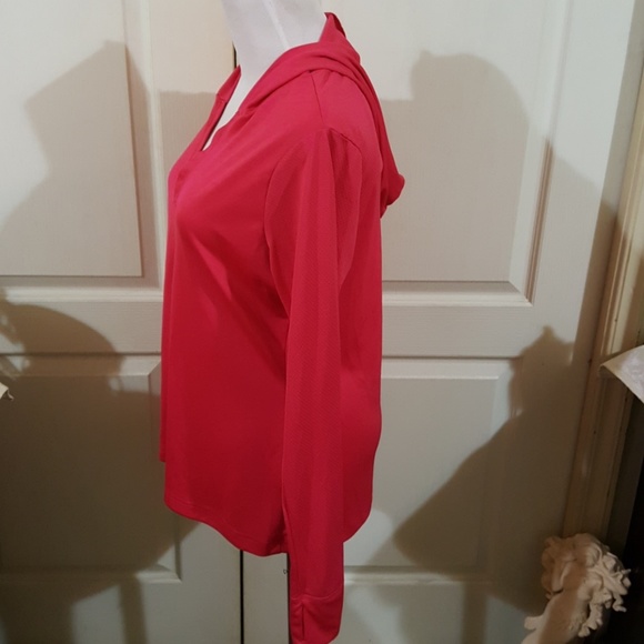 Hooded Performance Shirt. Size Medium. - Picture 3 of 8