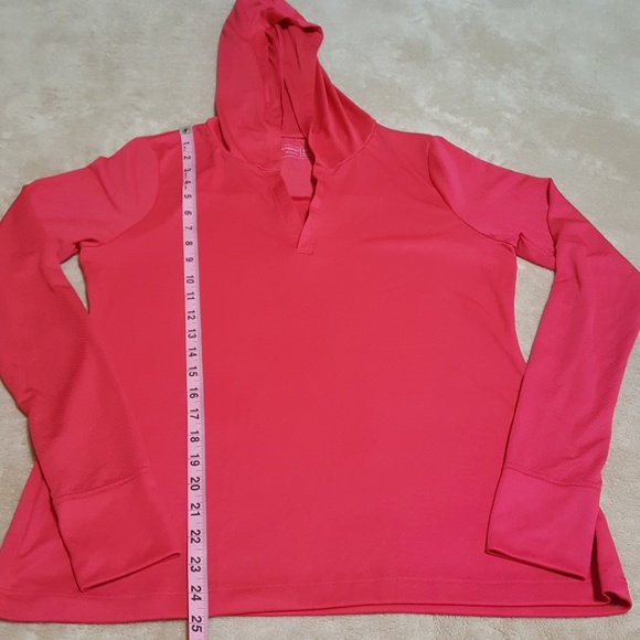 Hooded Performance Shirt. Size Medium. - Picture 6 of 8