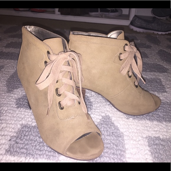 Open toe ankle bootie - Picture 2 of 5