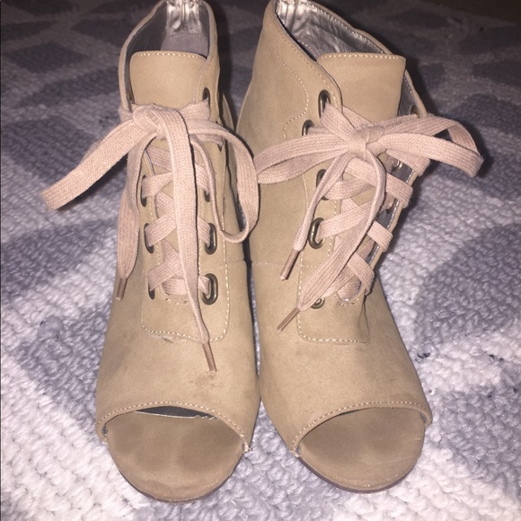 Open toe ankle bootie - Picture 3 of 5