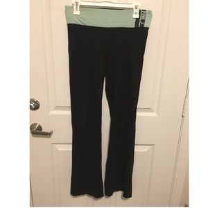 PINK Yoga Flare Leggings
