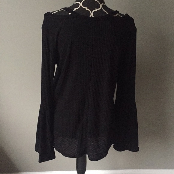 Bell Sleeves Thermal Top - Picture 3 of 4