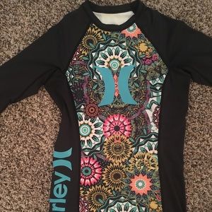 Hurley Surf Shirt- UPF-50- great condition ❤️