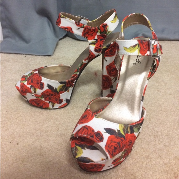 rose print heels