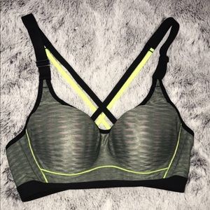 Victoria's Secret Sports Bra 32D