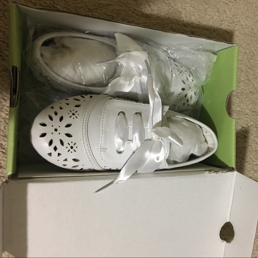 Adorable brand new white loafers for toddler girls