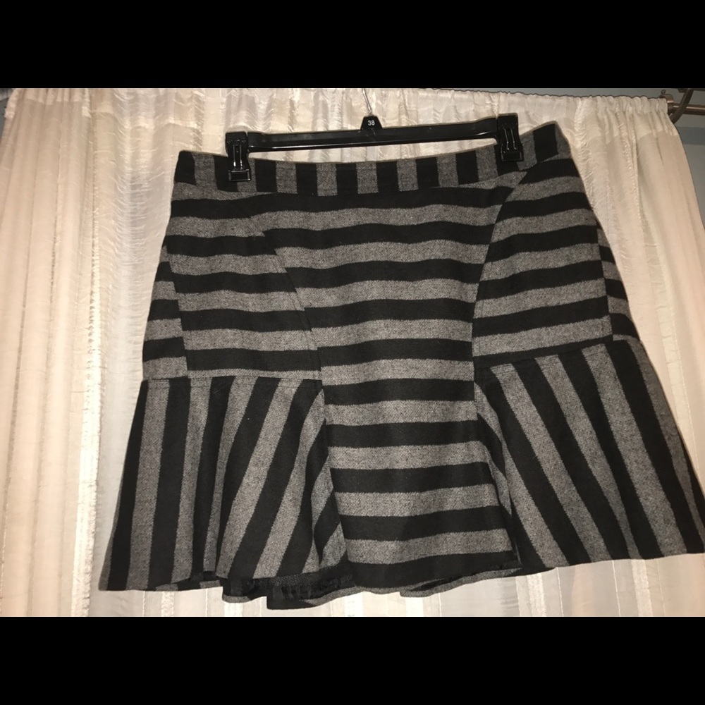 NWT WORTHINGTON STYLISH MINI SKIRT