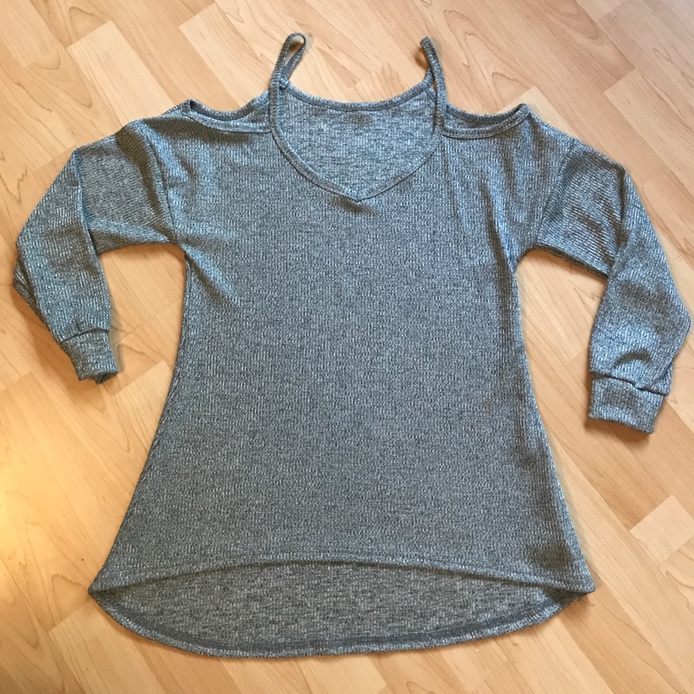 SOLD Gray sweater shirt