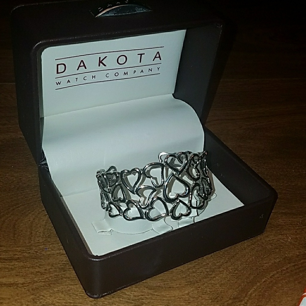 NWT Hammered steel heart cuff