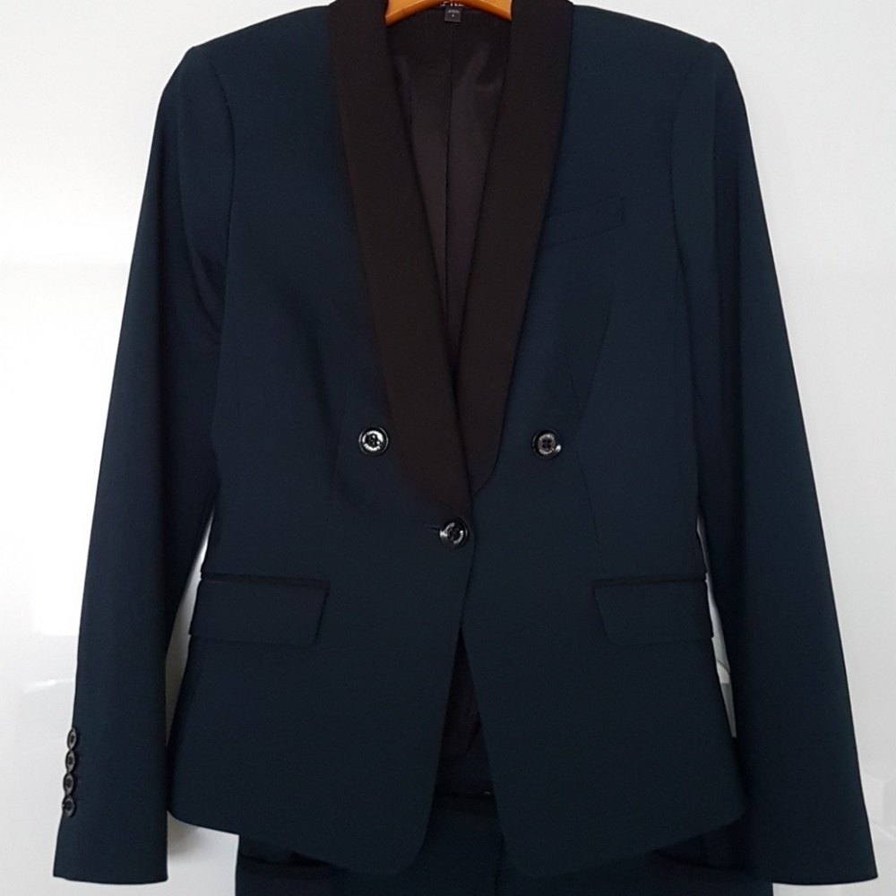 Express 2 piece pant suit both size 4