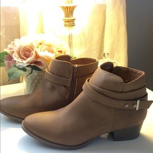 Lc Lauren Conrad ankle booties