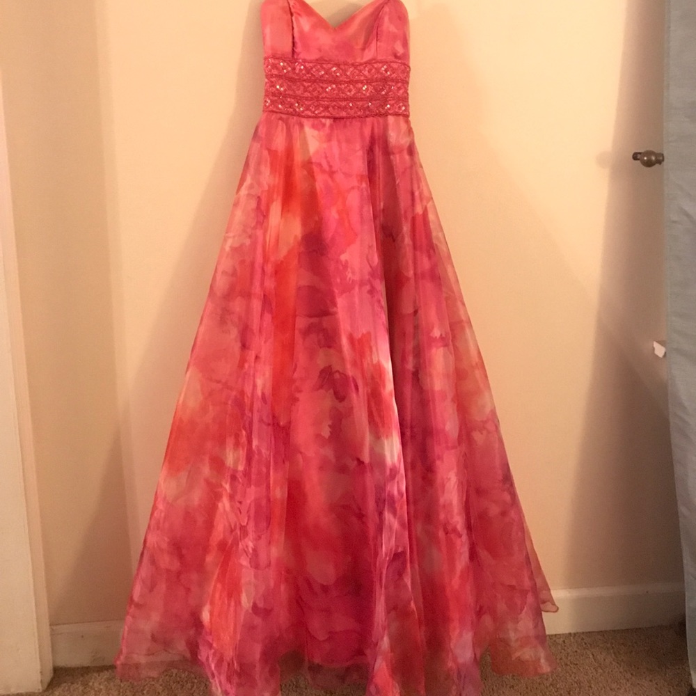 Beautiful Fuscia Roberta Prom Dress Size 6
