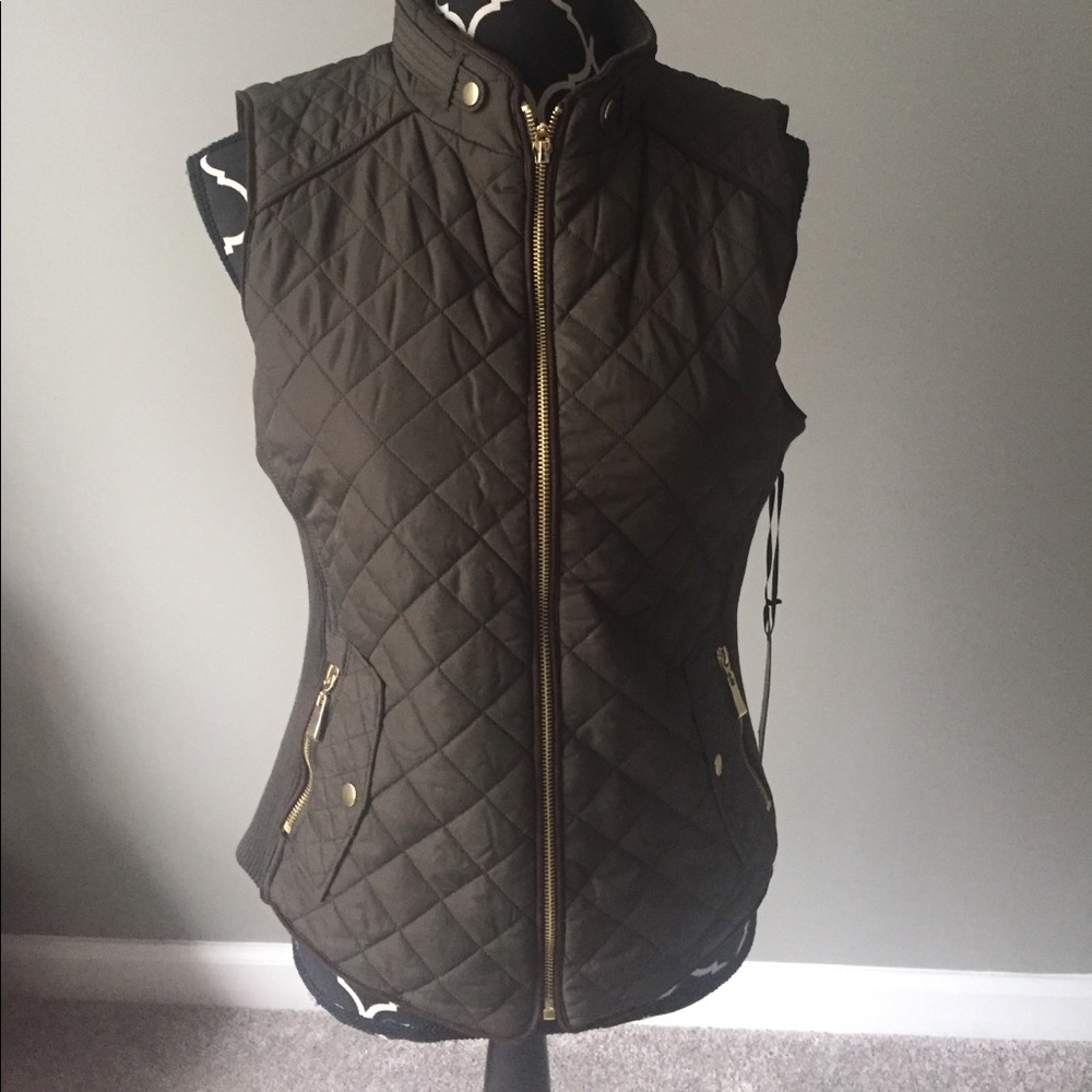 🎉Host Pick🎉Hunter Green Quilted Vest - Picture 2 of 4