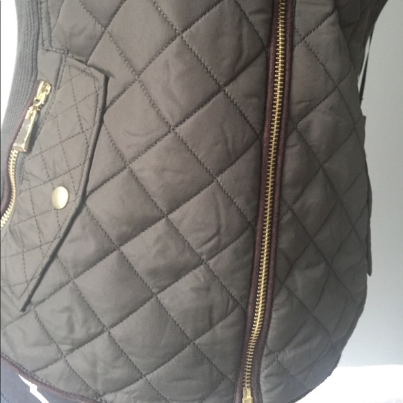 🎉Host Pick🎉Hunter Green Quilted Vest - Picture 3 of 4