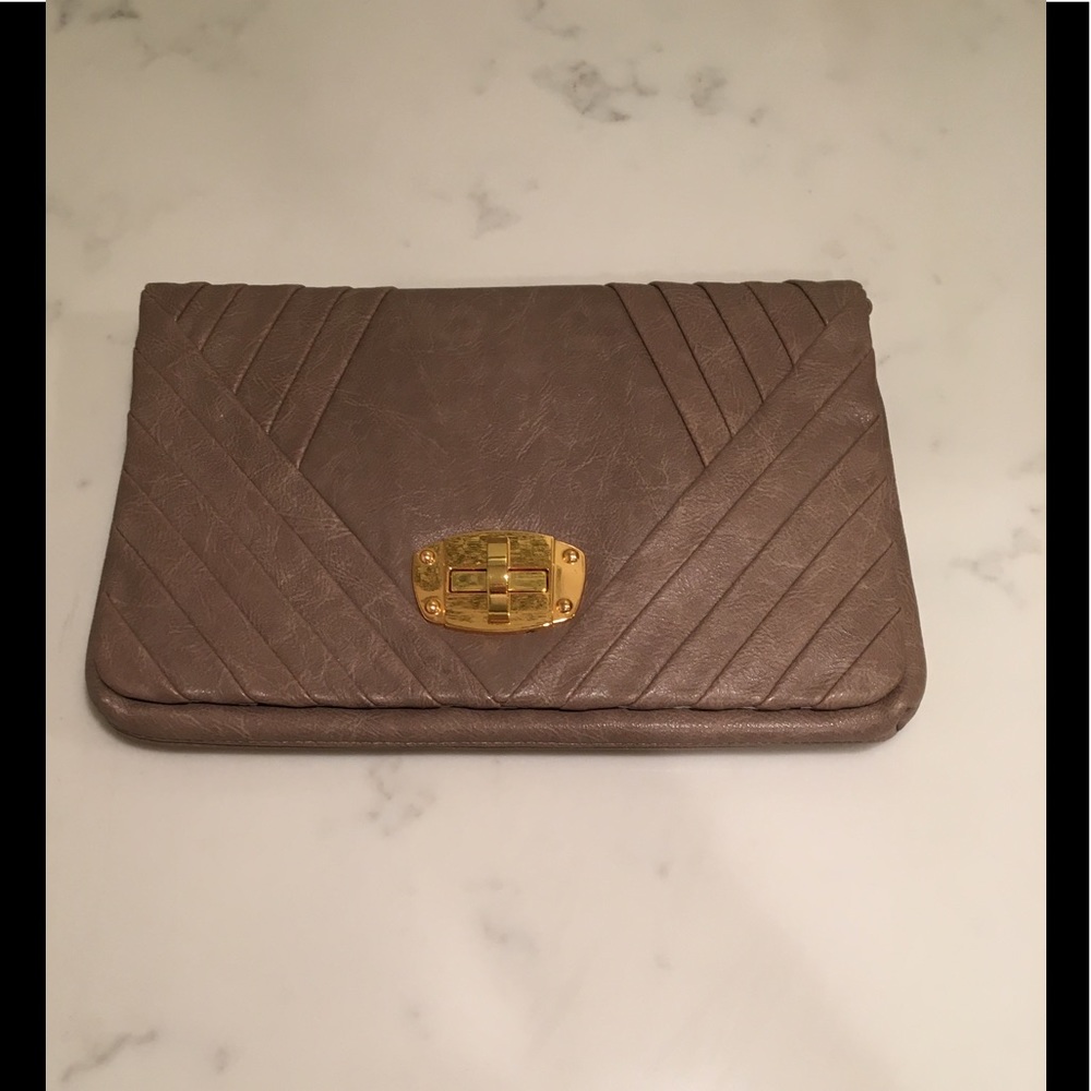 Urban Expressions Cross Body Clutch