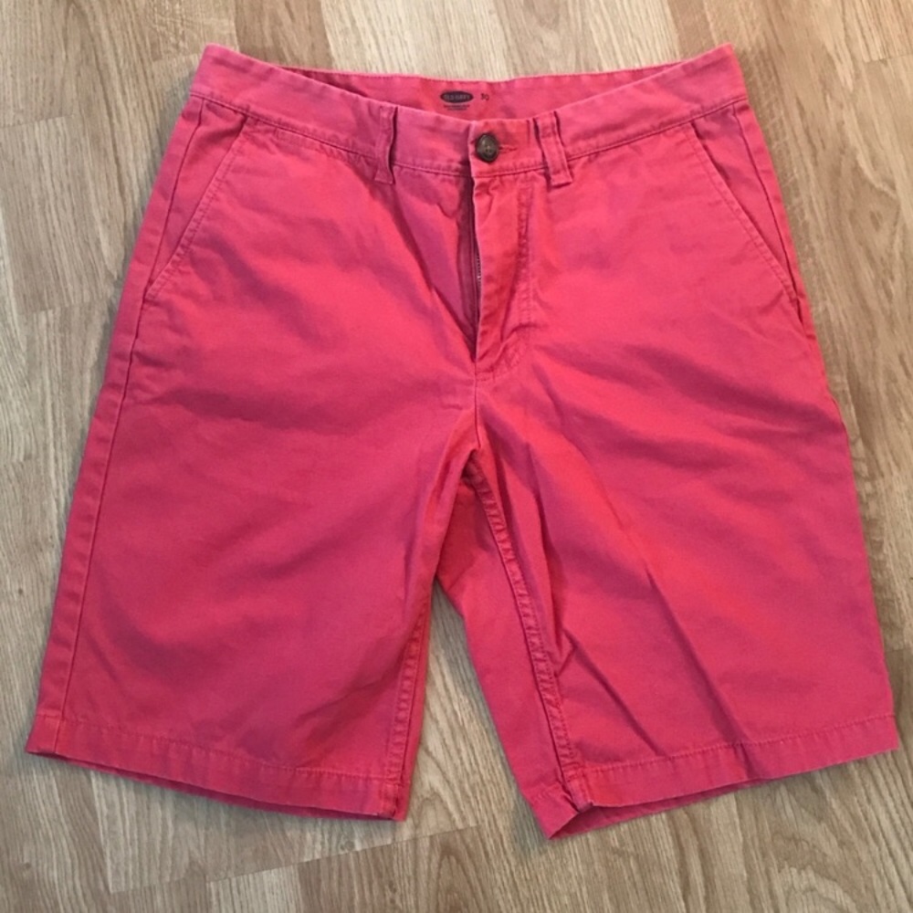 Men's dark pink khaki shorts
