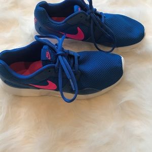 Nike Rousche Running Shoes
