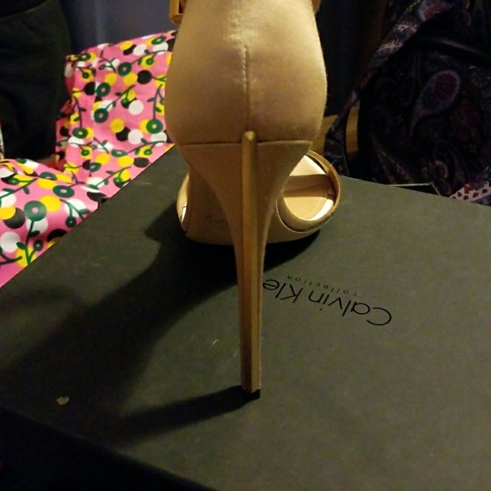 Shoes - Picture 5 of 7