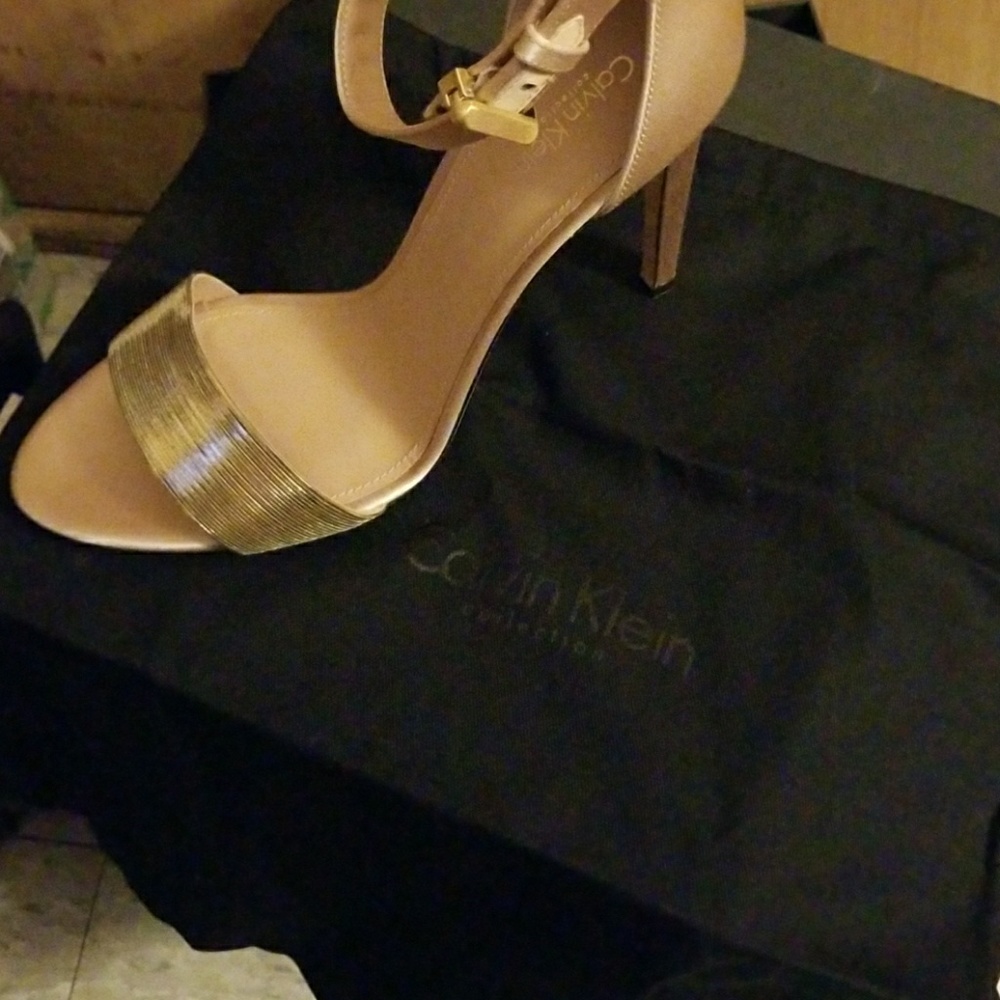 Shoes - Picture 7 of 7