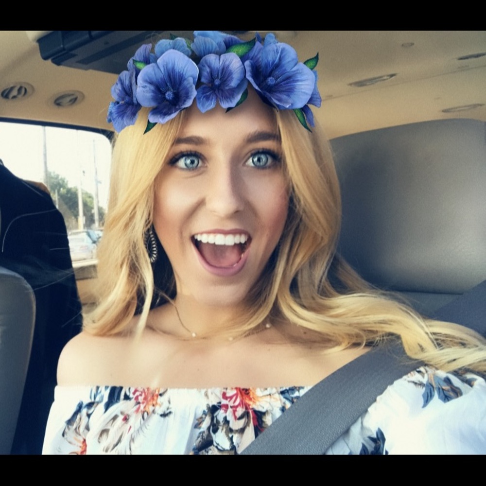 MEET THE POSHER: Kelsey Arias