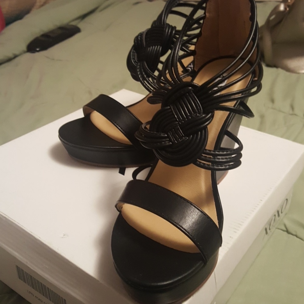 Wedge sandals only wore one time