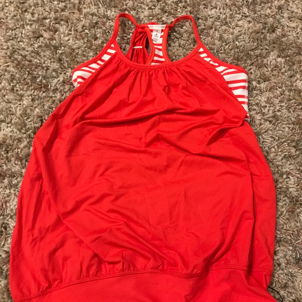 Lululemon tank top size 6 never worn