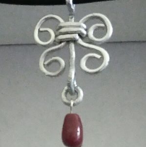 Silver wire art neckless