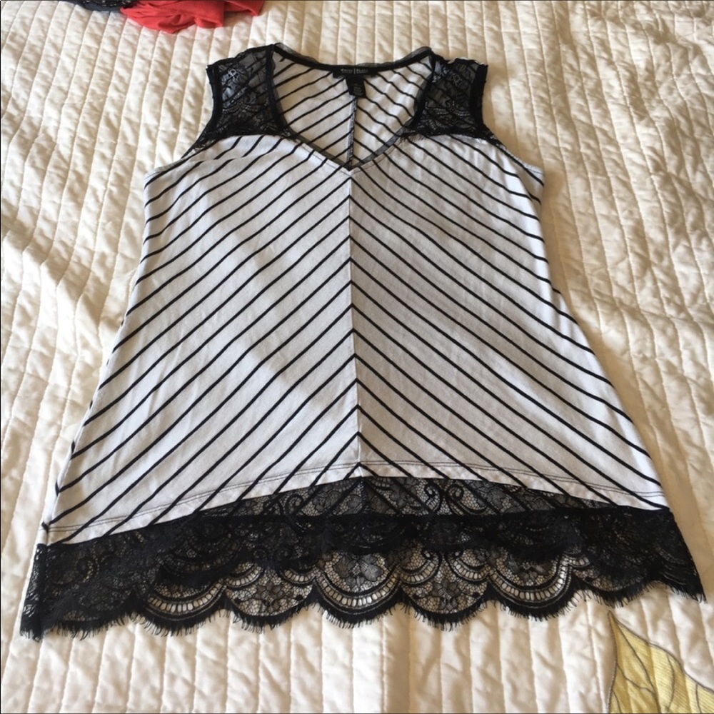 Sleeveless striped lace trimmed top