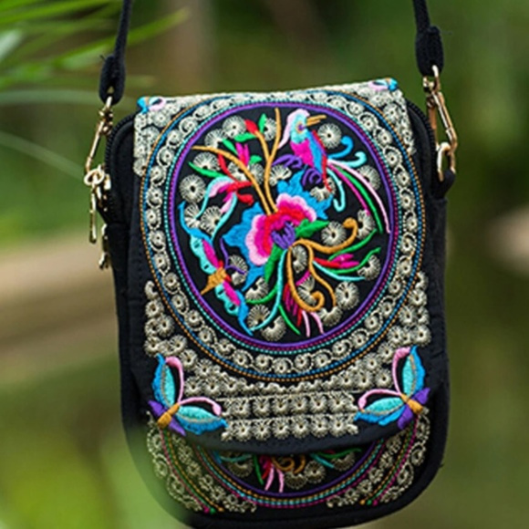 Small Vintage Boho Embroidery Crossbody Handbag - Picture 2 of 8