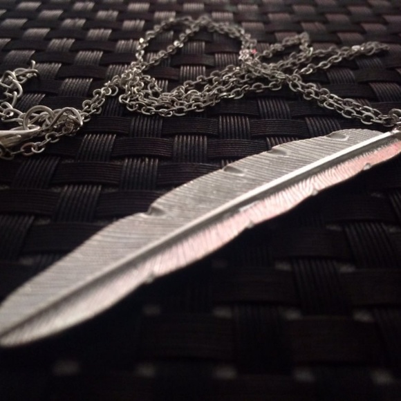 LAST ONE Silver Feather Necklace - Picture 2 of 2