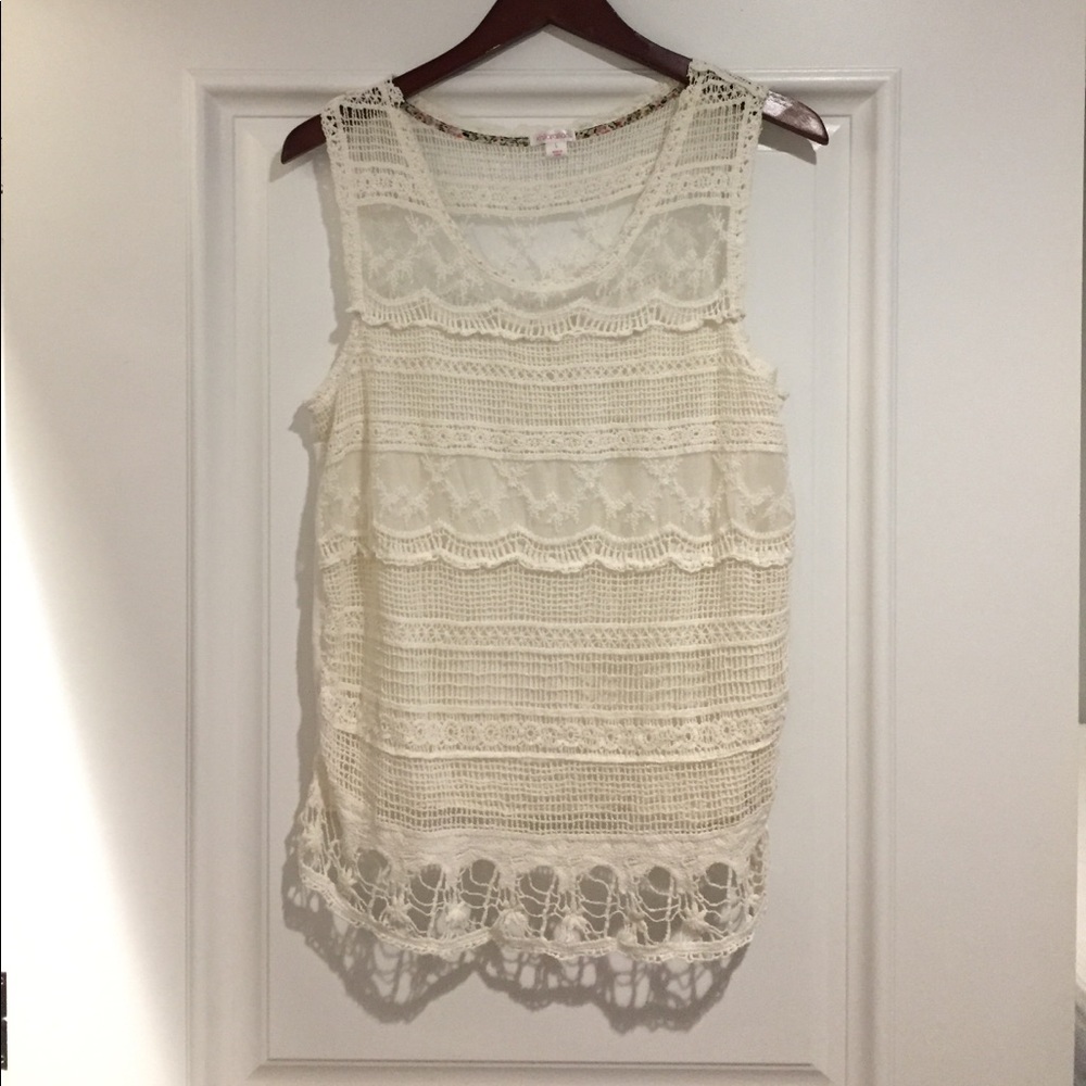 Price drop!! Ivory lace sleeveless top