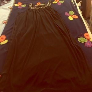 Midi dress with a beaded collar