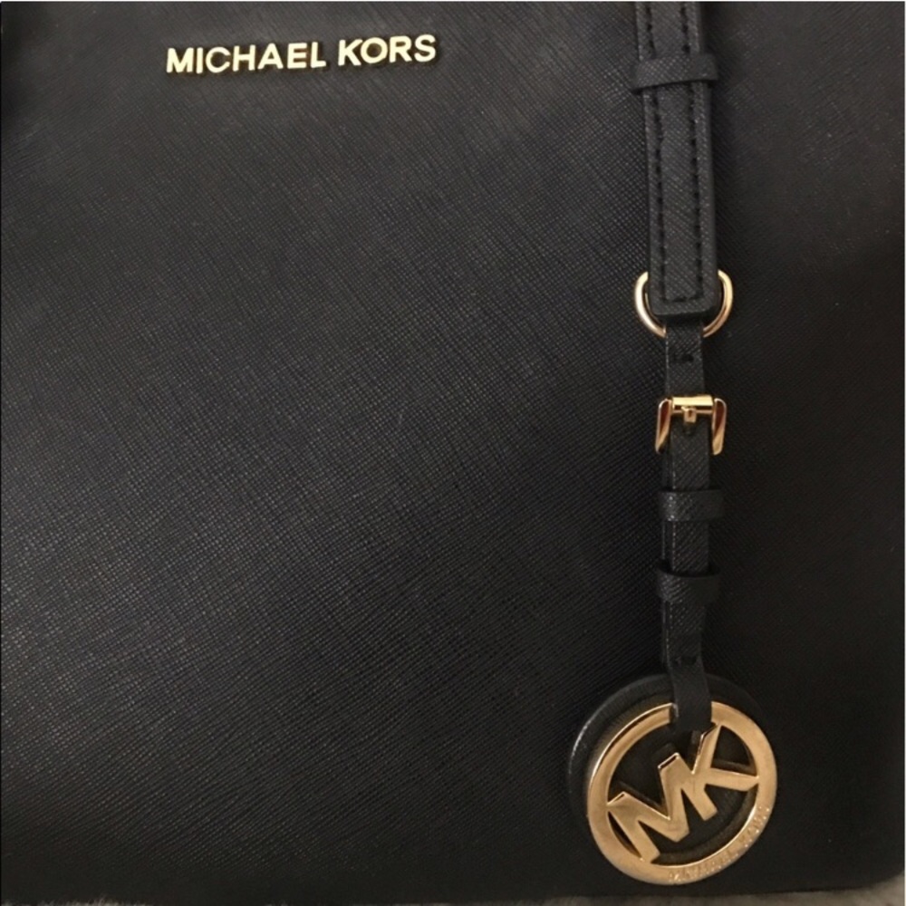 SOLD ON MERCARI Michael Kors Small Black Jet Set - Picture 2 of 8