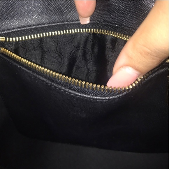 SOLD ON MERCARI Michael Kors Small Black Jet Set - Picture 4 of 8