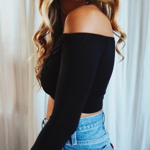 •Tribeca Off The Shoulder Crop Top• - Picture 3 of 8