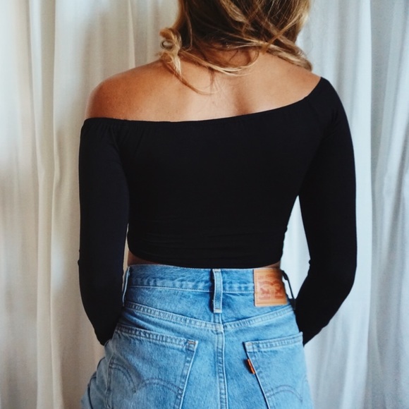 •Tribeca Off The Shoulder Crop Top• - Picture 4 of 8