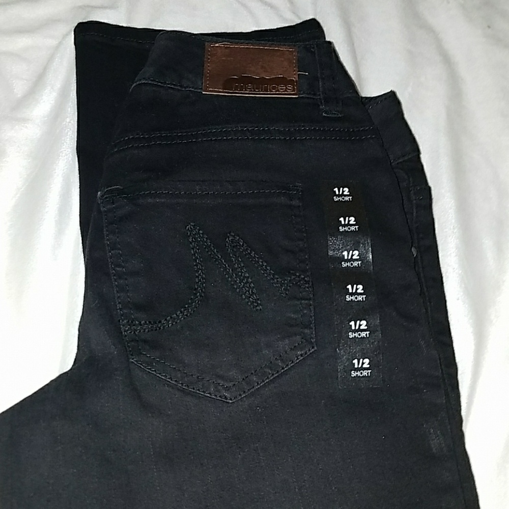 Maurices NWT black 1/2 short slim boot cut jeans