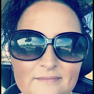 Meet your Posher, Becky